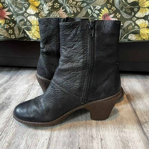 Camper Black Ankle Boots - Picture 3 of 12